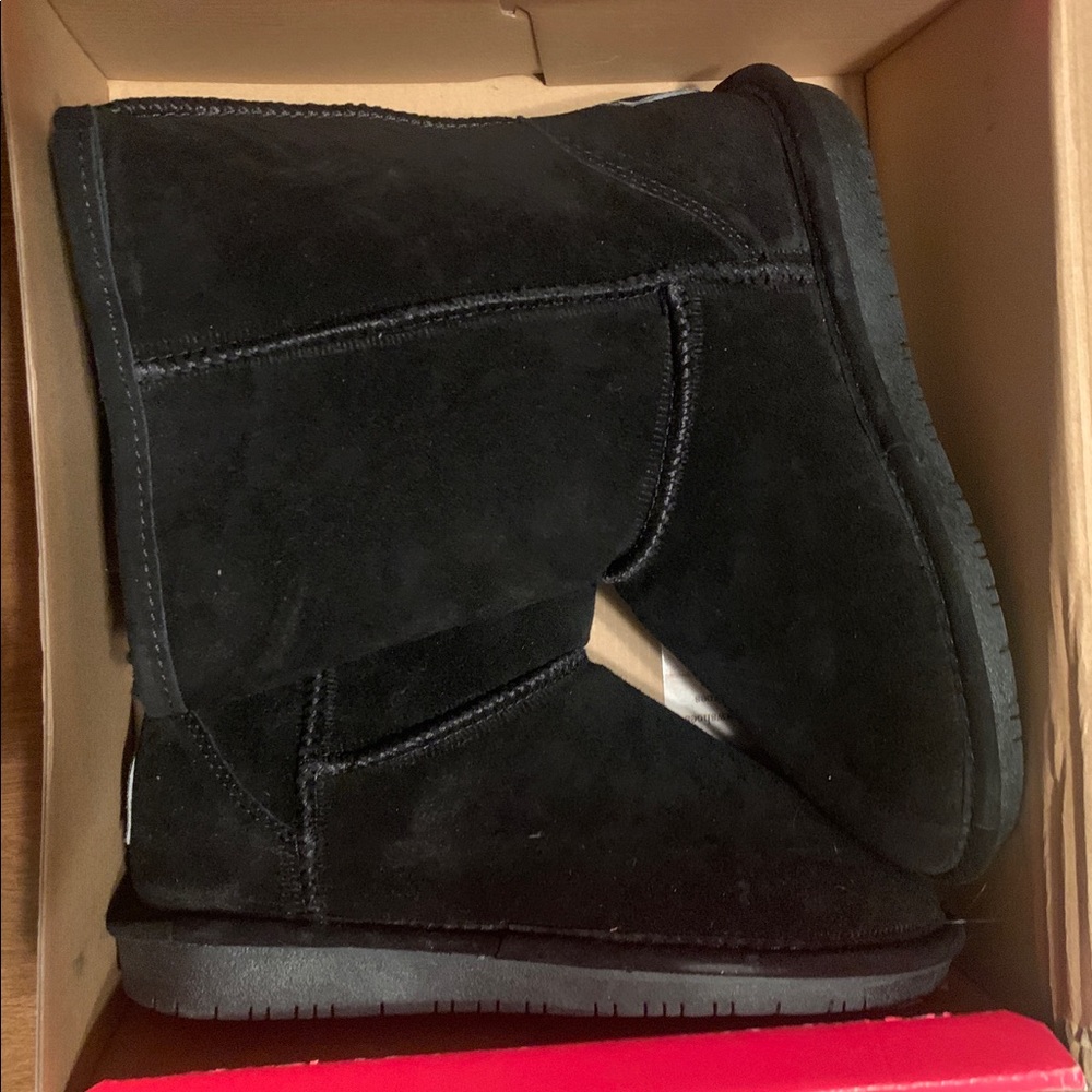 Women’s Size 6 Bearpaw Boots